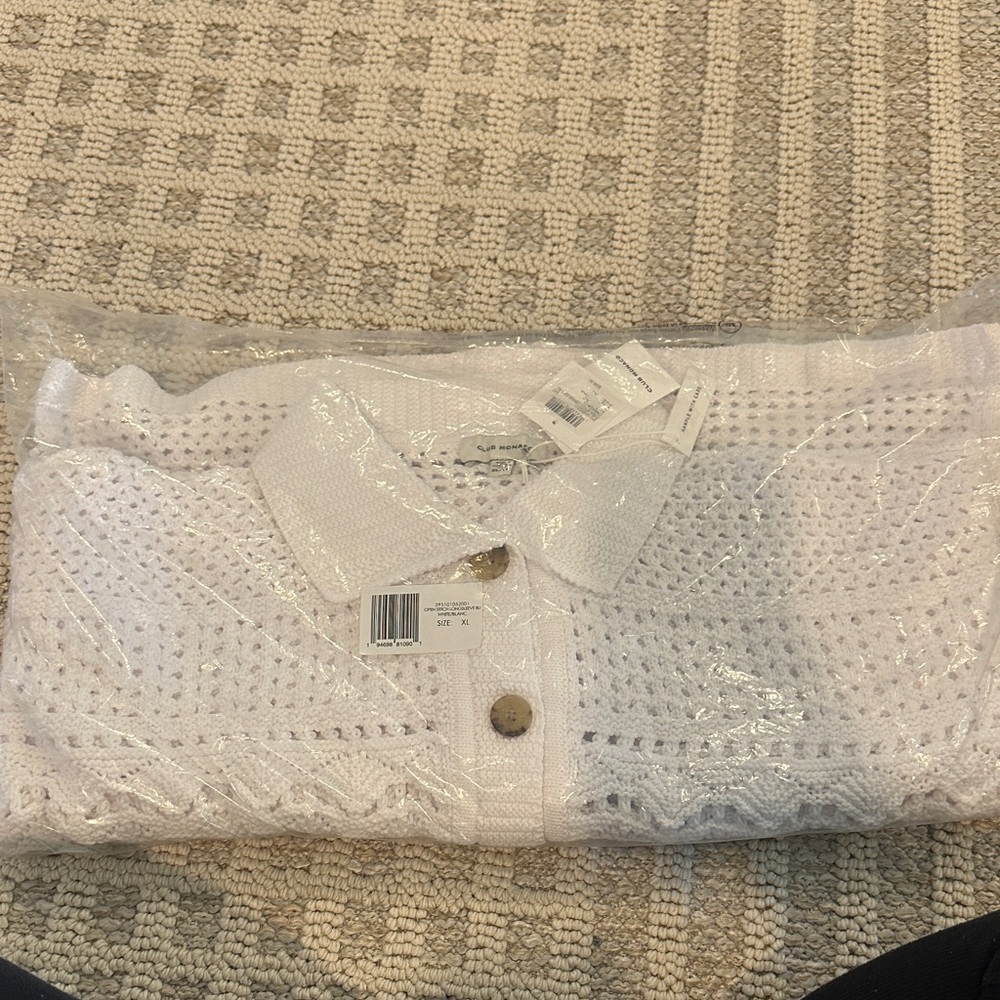 Club Monaco White High Waist Crochet Shorts - Picture 2 of 3